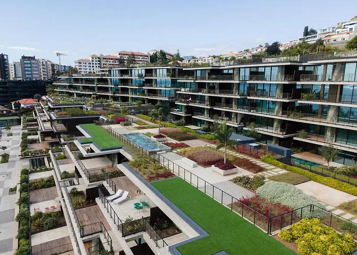 Savoy Monumentalis N&n By Lm&ac Signature Funchal (Madeira)